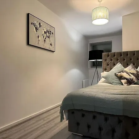 公寓 Deluxe Riverside Centre Sleeps 4 *